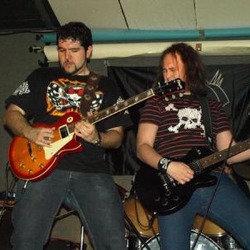 Victor y Rubén en el Hangar