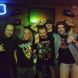 FOTO DE SAÑA CON UN CRACK DEL ROCK