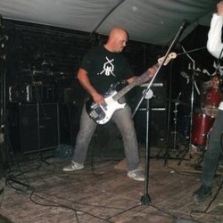Marcelo Gomez (Bajo)